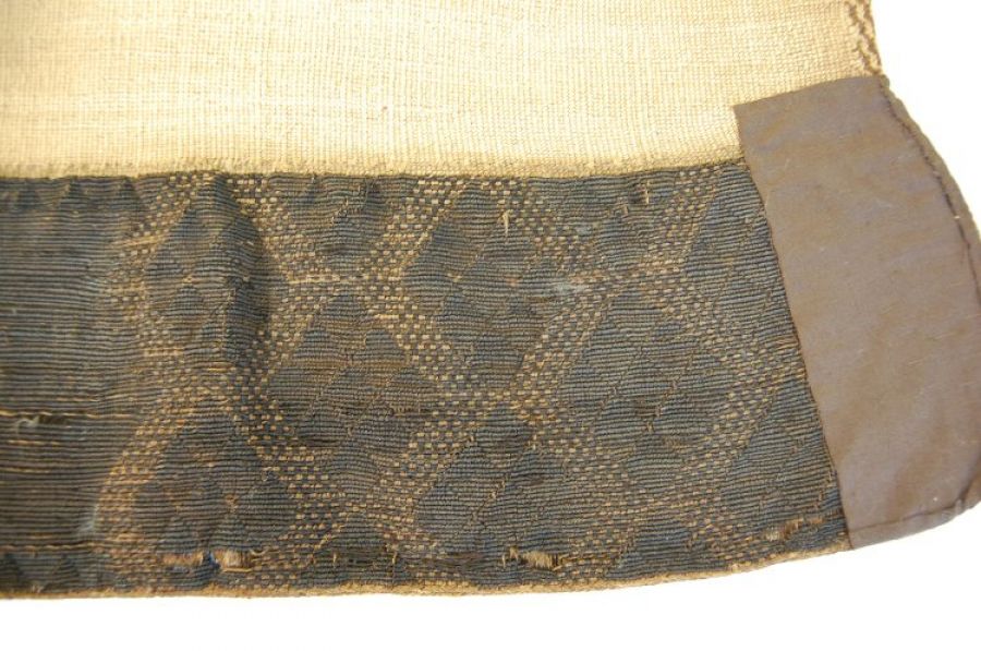 Close-up detail of a complex border of the same New Zealand flax cloak, dating ca 1770 (Courtesy of: The British Museum, no. Oc,NZ.137, detail. Collection Online).