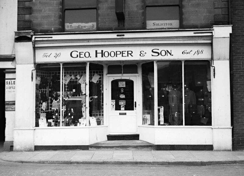 One of the long-lived businesses that have not been able to be traced via advertisements for employees in the researched period up to 1914. Geo Hooper & Son’s establishment was founded in 1878 and survived till the 1970s, photo at unknown date. (Courtesy: Whitby Museum, Photographic Collection, Dor. 31-16).